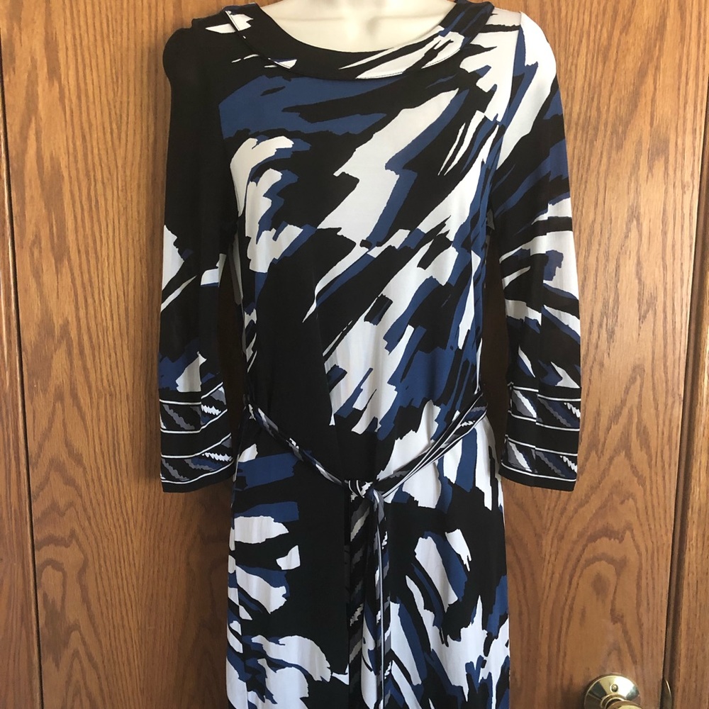 BCBG Maxazria Abstract Dress Sz XS Ties At Waist